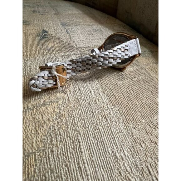 NWT Tommy Bahama 10018368 Waikiki MOP Dial White & Gold Leather Strap Watch - Picture 6 of 9